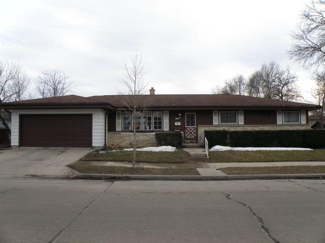 11825 W Washington St, Milwaukee, WI 53214 photo 1