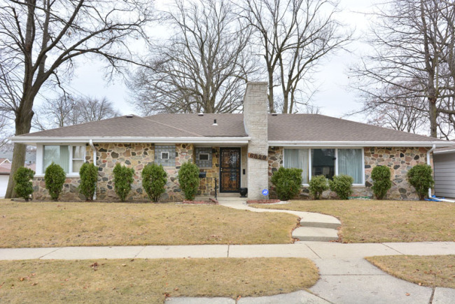 6829 W Glendale Ave, Milwaukee, WI 53218 photo 1