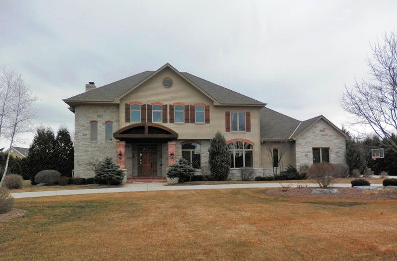 129 Legend Way, Wales, WI 53183 photo 1