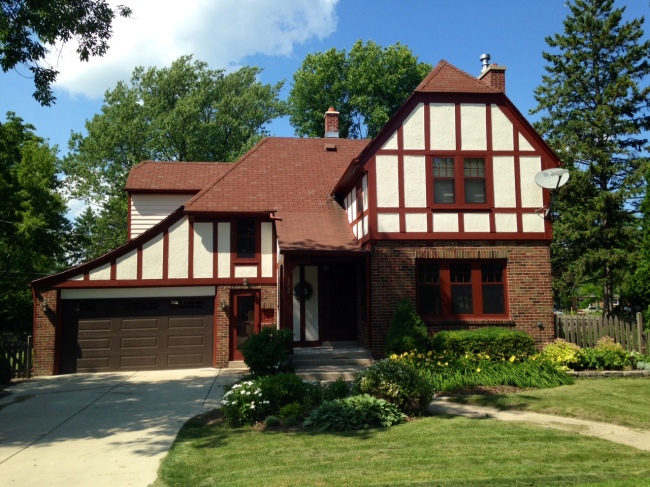 102 W Willow, Fox Point, WI 53217 photo 1