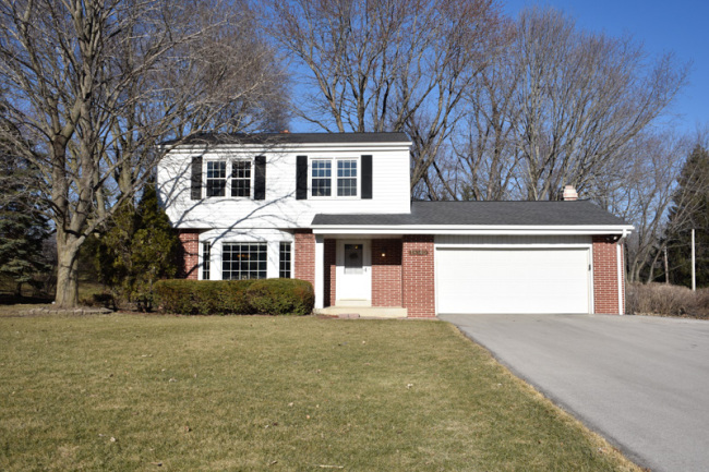 18140 W Willow Rd, New Berlin, WI 53146 photo 1
