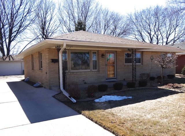 723 Harmony Dr, Racine, WI 53402 photo 1
