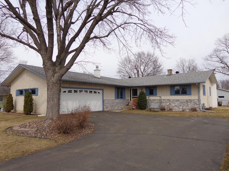 1025 Monroe St, Onalaska, WI 54650 photo 1