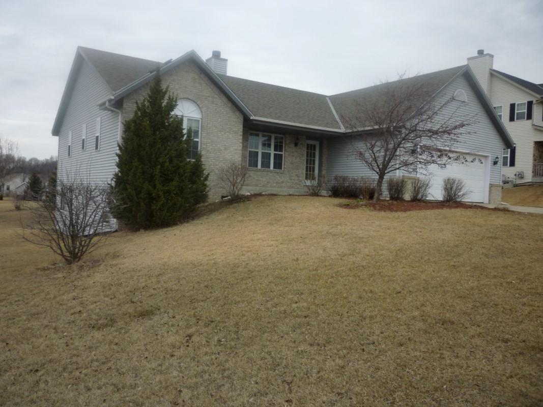 1144 Ellys Way, Slinger, WI 53086 photo 1