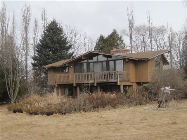 12111 Lakeshore Rd, Cleveland, WI 53015 photo 1