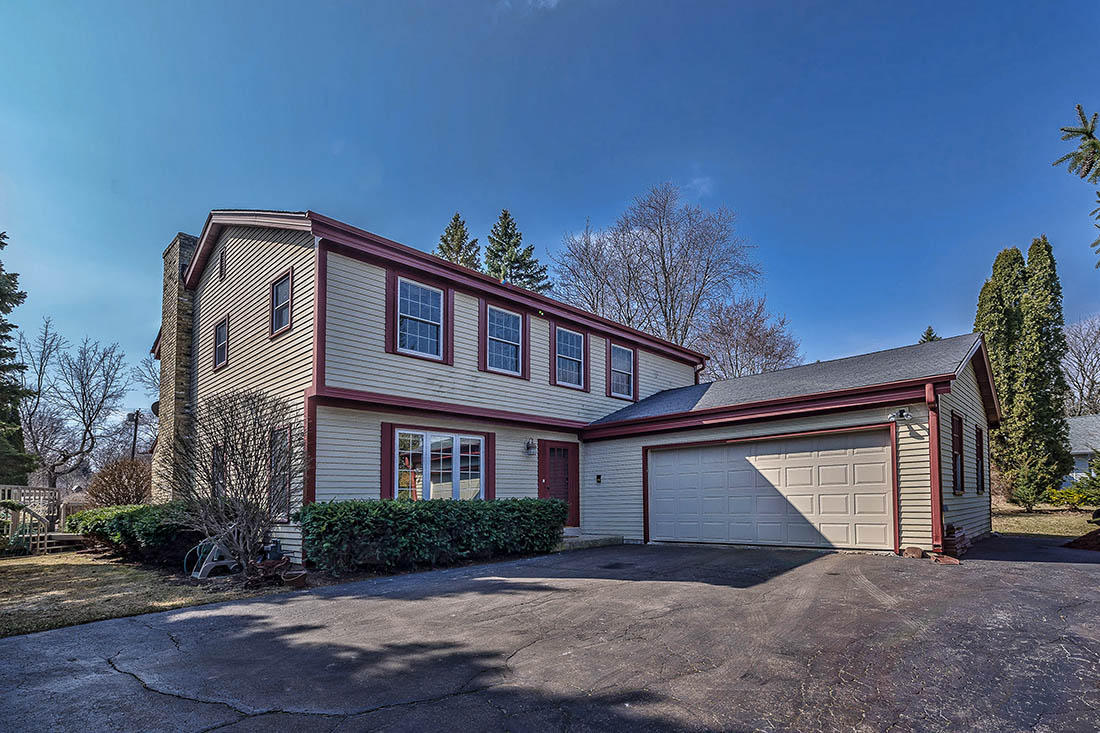 15605 Vernon Dr, Brookfield, WI 53005 photo 1