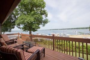 2235 Fleming Dr, Delavan, WI 53115 photo 1