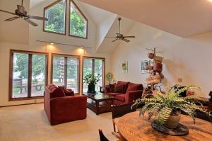 37726 Valley Rd, Oconomowoc, WI 53066 photo 1