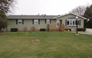 1923 Ruby Ln, Kossuth, WI 54220 photo 1