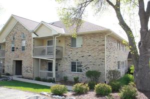 4875 Easy St #8, Hartland, WI 53029 photo 1