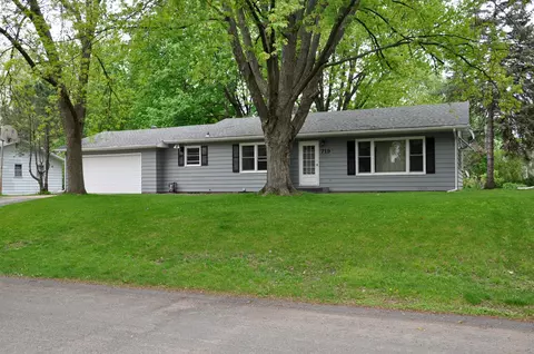 719 Dutton, Onalaska, WI 54650 photo 1