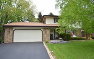 230 S Sumac Ct, Summit, WI 53066 photo 1