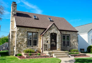 444 E Van Beck, Milwaukee, WI 53207 photo 1