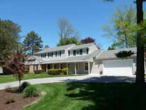906 E Glenbrook Rd, Bayside, WI 53217 photo 1