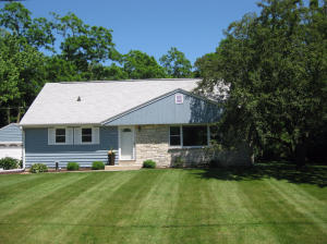 1331 E Devonshire, Delafield, WI 53018 photo 1