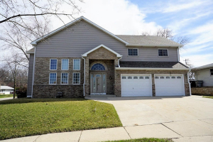 2105 W Edgerton Ave, Milwaukee, WI 53221 photo 1