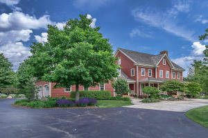 133 S Laurel Cir, Delafield, WI 53018 photo 1