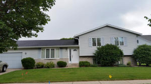 1272 Red Cedar Ct, Onalaska, WI 54650 photo 1