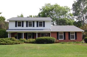 141 Old Pine Cir, Racine, WI 53402 photo 1