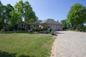 39005 60th St, Burlington, WI 53105 photo 1