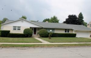 3050 Ruby Ave, Racine, WI 53402 photo 1