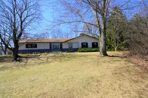 601 Maple Ave, Delafield, WI 53018 photo 1