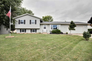 315 E Gaarder, Holmen, WI 54636 photo 1