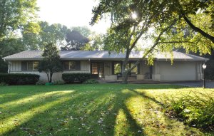 5111 Darby Pl, Racine, WI 53402 photo 1