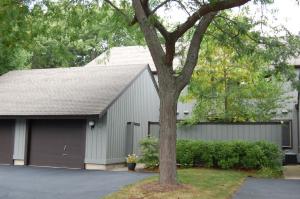 72 E Parkfield Ct, Racine, WI 53402 photo 1