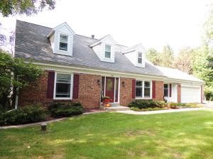 1129 E Murray Ln, Hubertus, WI 53033 photo 1
