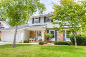 7460 N Mohawk, Fox Point, WI 53217 photo 1