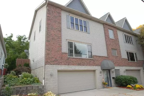 809 E Pearson, Milwaukee, WI 53202 photo 1