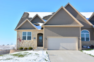 909 Greystone Dr, Port Washington, WI 53074 photo 1