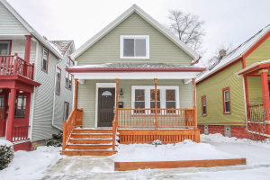 216 E Smith, Milwaukee, WI 53207 photo 1