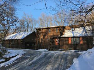 334 Kettle Ct, Slinger, WI 53086