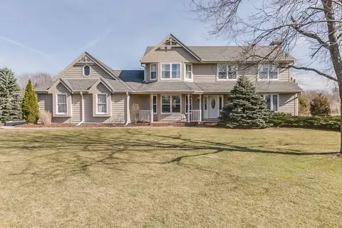 424 Candlewick, Delafield, WI 53018 photo 1
