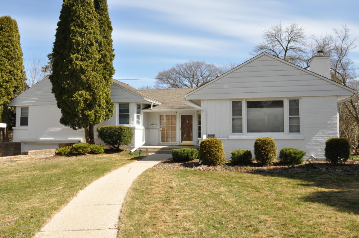 6416 N Berkeley, Fox Point, WI 53217 photo 1