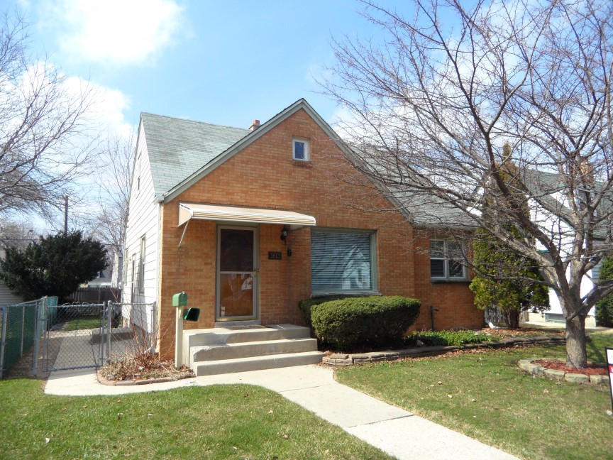 3613 N 98th St, Milwaukee, WI 53222 photo 1