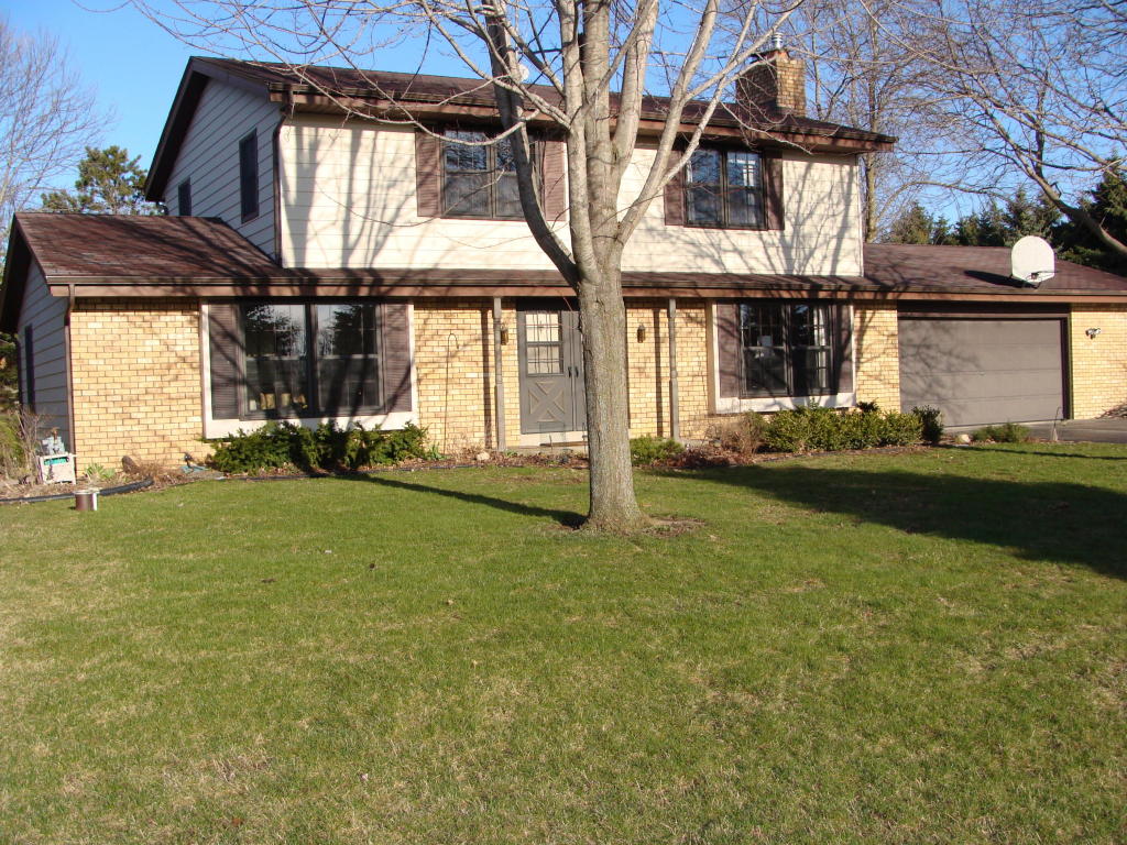 2827 Farview Dr, Richfield, WI 53076 photo 1