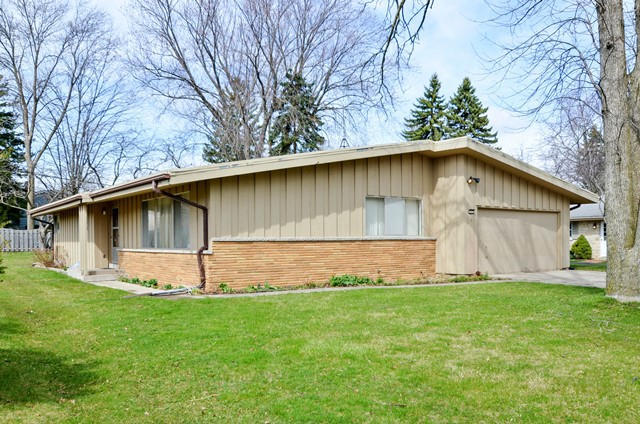 7373 N Mohawk, Fox Point, WI 53217 photo 1