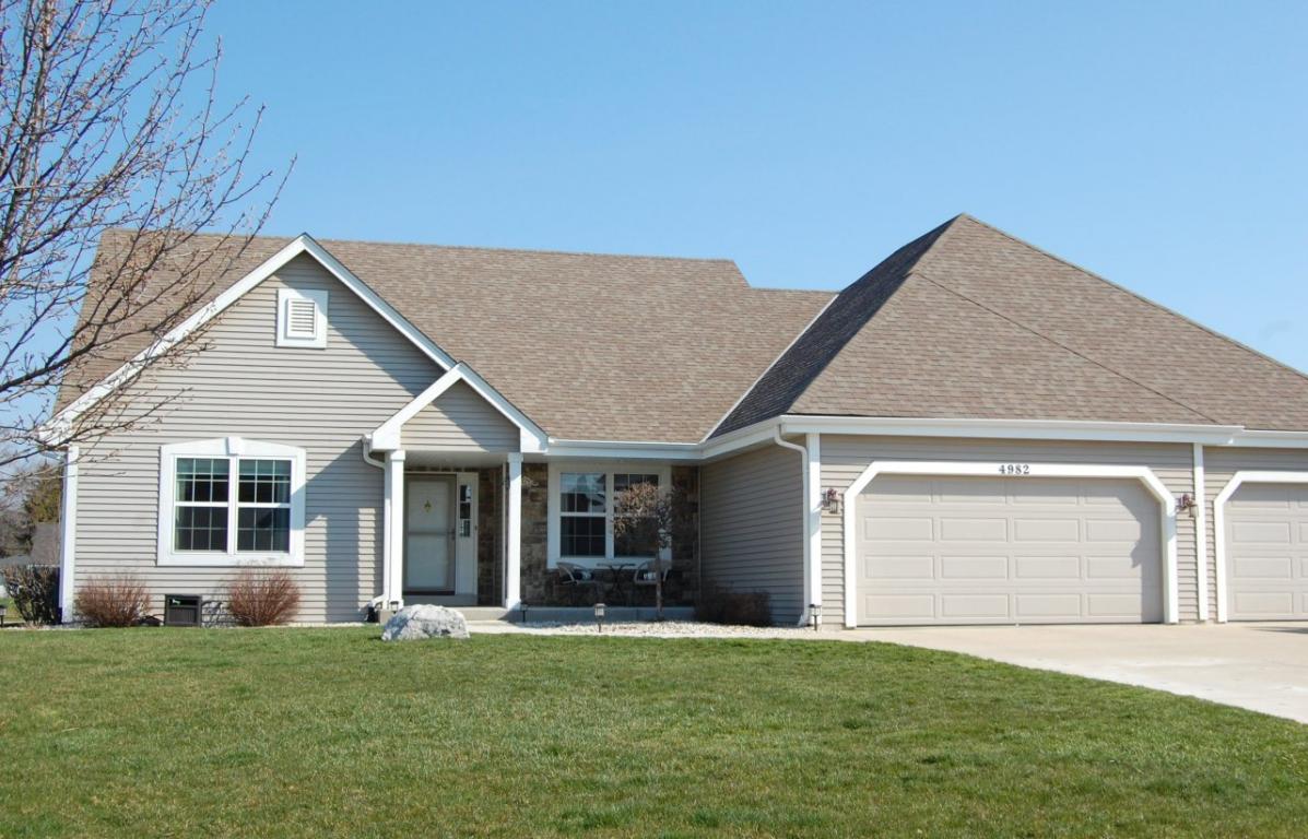 4982 W Devinshire, Franklin, WI 53132 photo 1