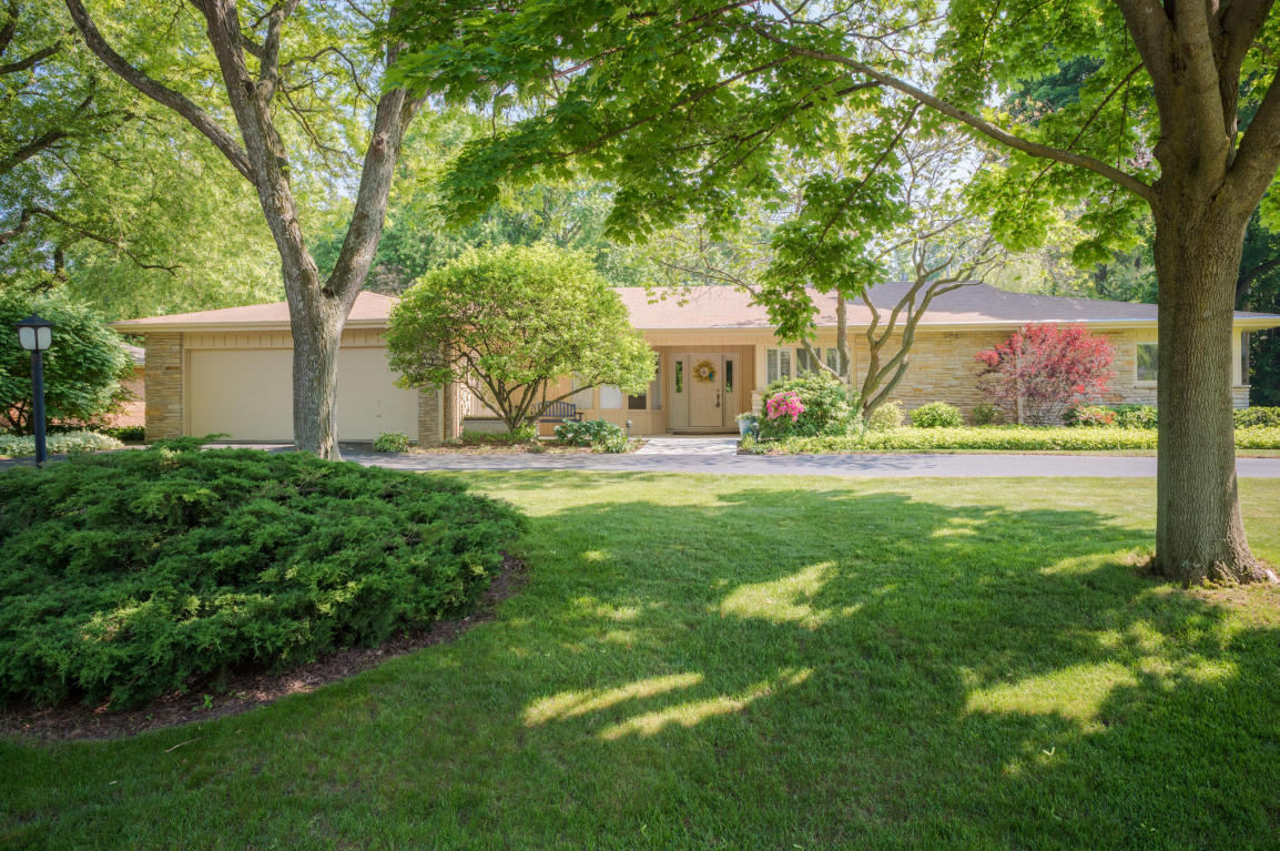 175 W Blackhawk, Fox Point, WI 53217 photo 1