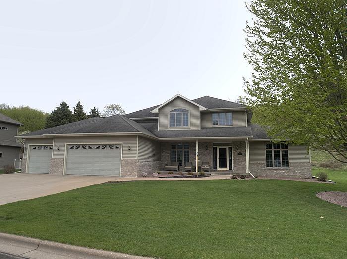 2252 Evenson, Onalaska, WI 54650 photo 1
