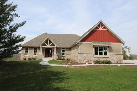 429 N Pineview, Richfield, WI 53017 photo 1