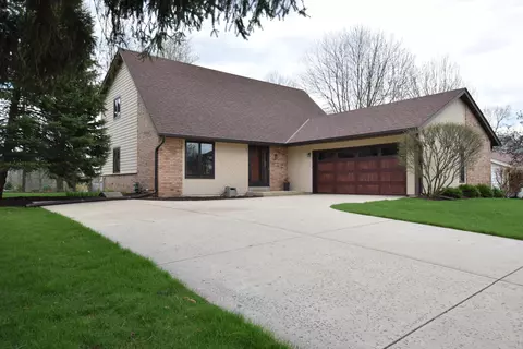 641 Highview, Slinger, WI 53086 photo 1