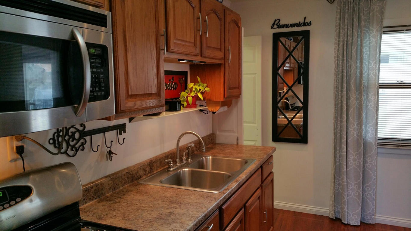 3875 S Hanson Ave, Milwaukee, WI 53207 photo 1