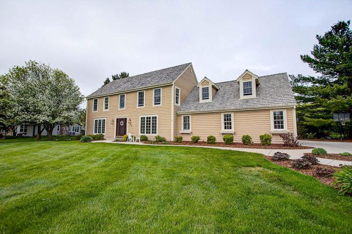 149 Birch, Delafield, WI 53018 photo 1