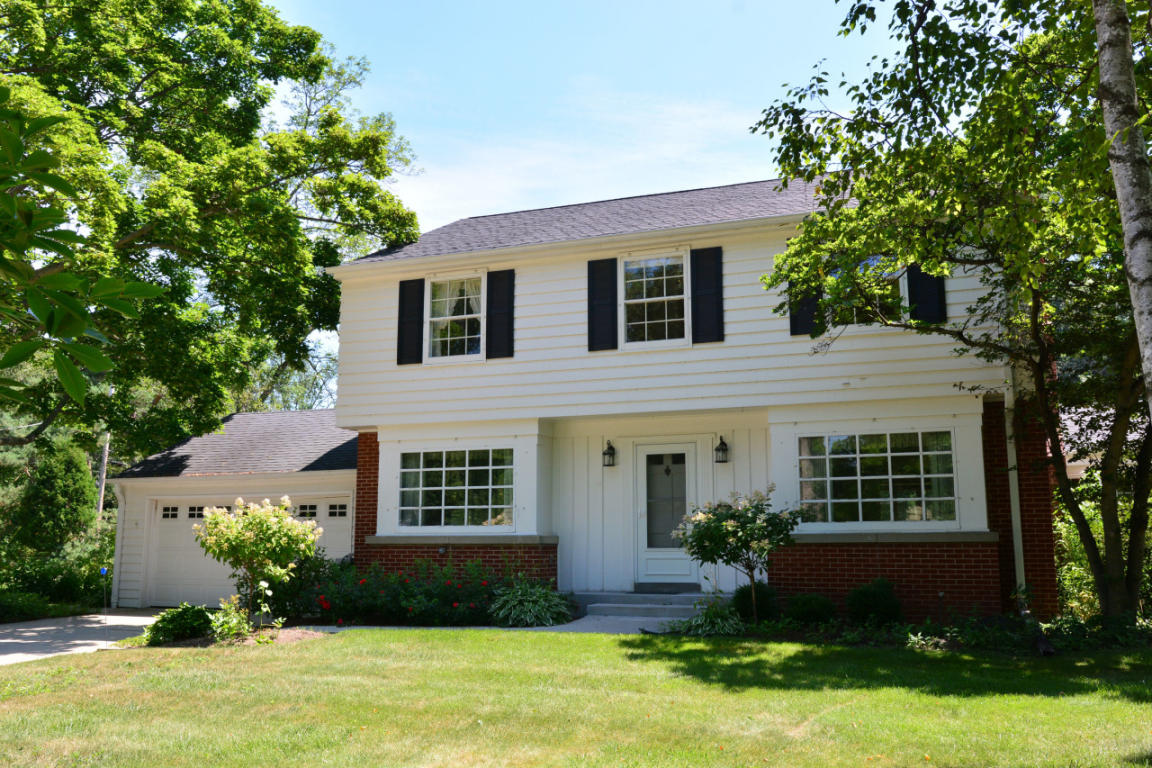 921 E Spooner, Fox Point, WI 53217 photo 1