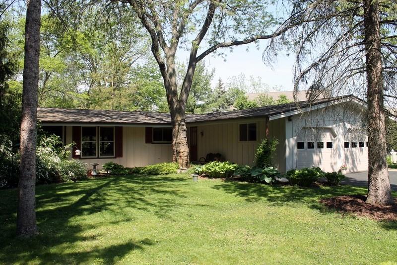 1007 Oak St, Delafield, WI 53018 photo 1