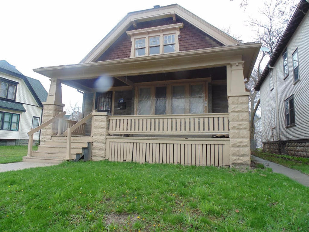 2542 N 39th St, Milwaukee, WI 53210 photo 1